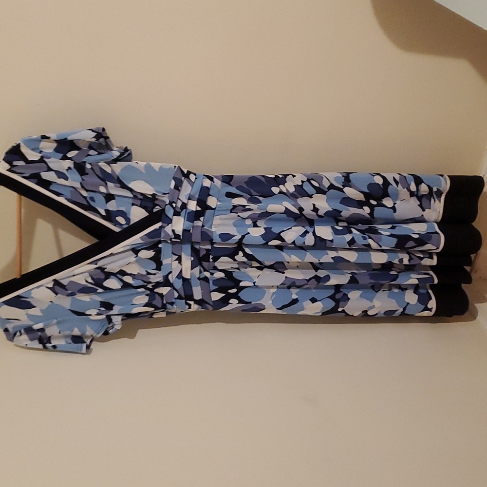 Sandra Darren blue abstract print dress